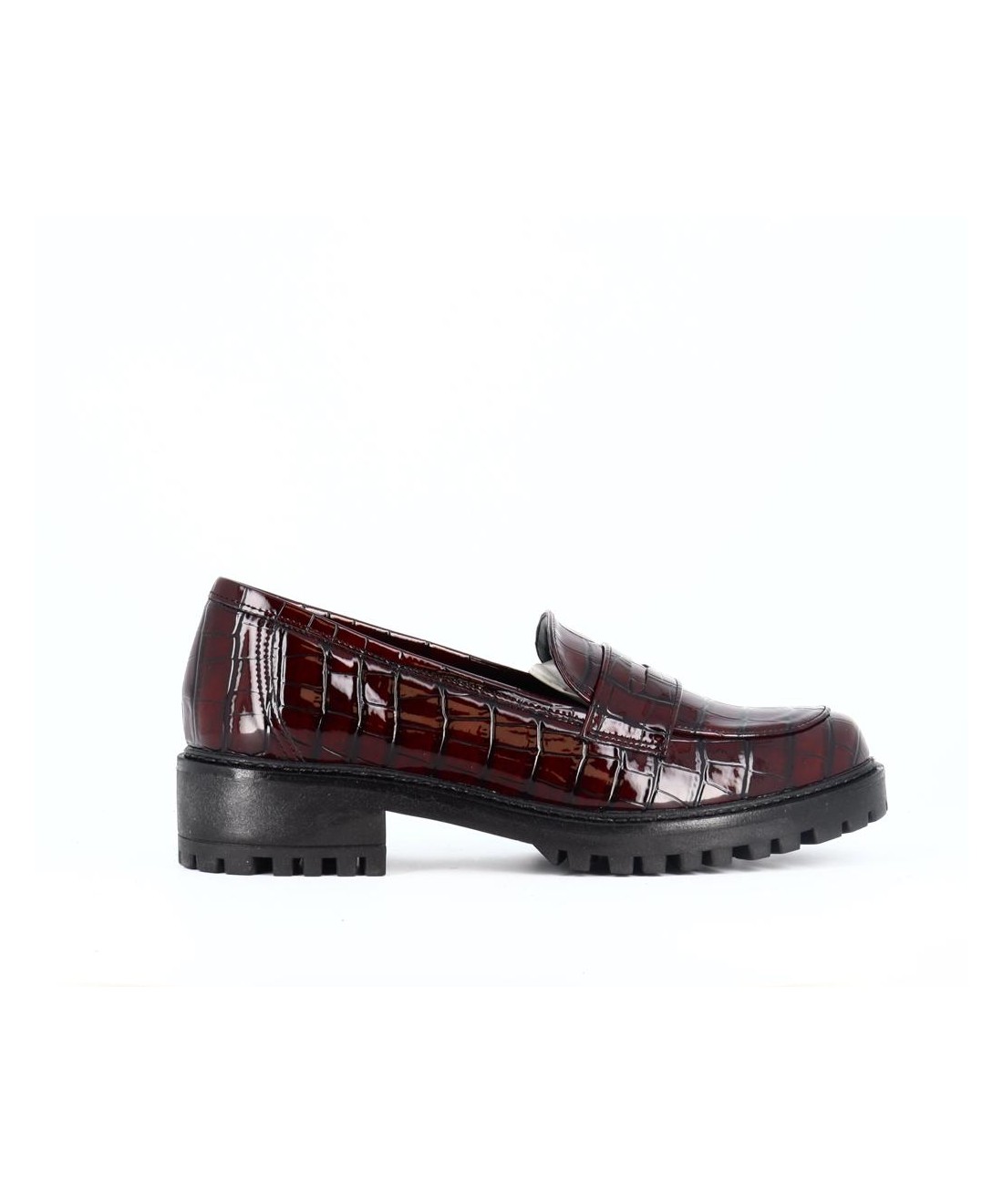 MOCASSIN VERNIS BORDEAUX EFFET CROCO